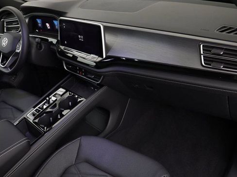 New 2026 Volkswagen Atlas Cross Sport SE image 19