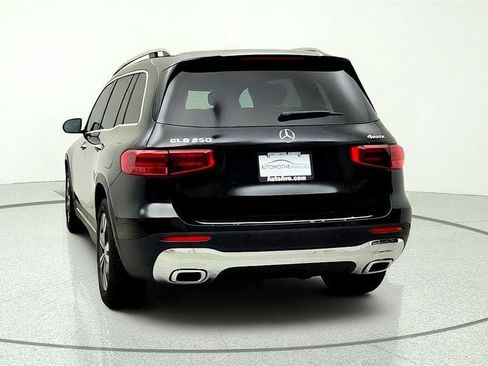 Used 2024 Mercedes-Benz GLB 250 4MATIC w/ Exclusive Package image 6