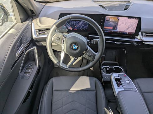Used 2025 BMW X1 xDrive28i w/ Convenience Package AWD/4WD image 16