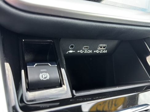 Certified 2025 Subaru Outback Premium w/ Popular Package #1A AWD/4WD image 37
