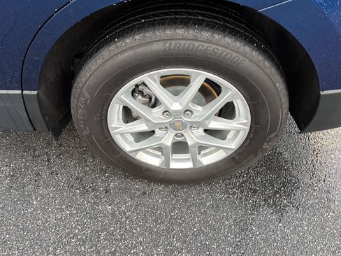 Used 2022 Chevrolet Equinox LS AWD/4WD image 35