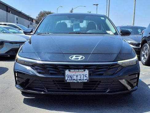 Certified 2024 Hyundai Elantra SEL w/ Convenience Package FWD image 2