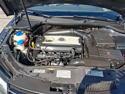 Used 2015 Volkswagen Eos Komfort FWD image 35