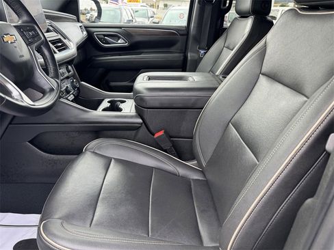 Used 2023 Chevrolet Suburban Premier image 12