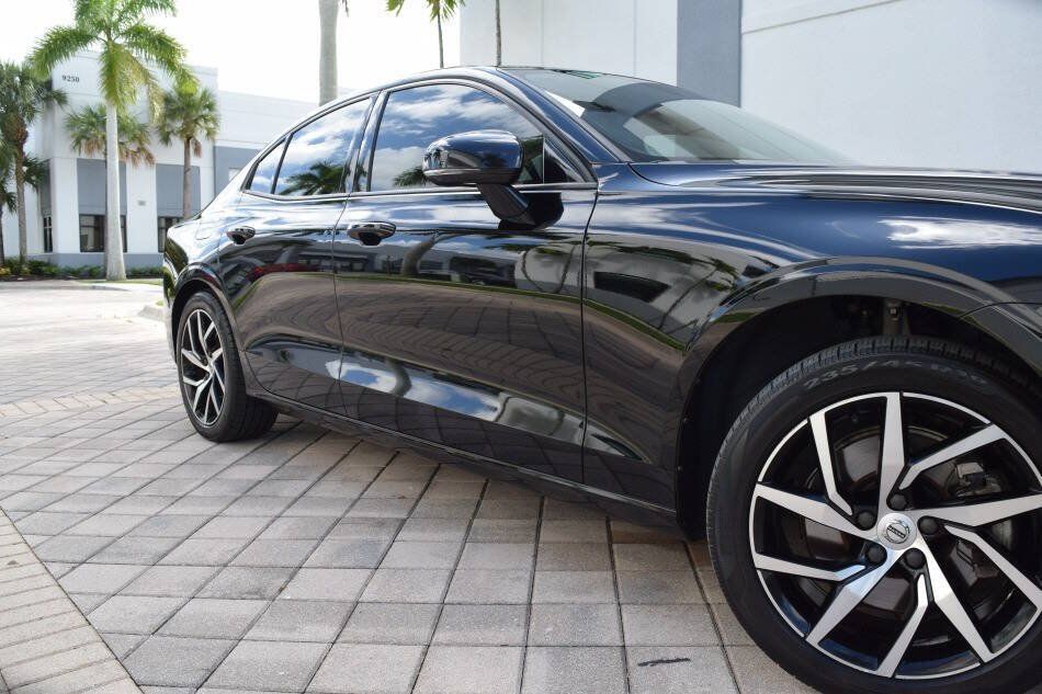 Used 2019 Volvo S60 T5 Momentum w/ Premium Package FWD image 16