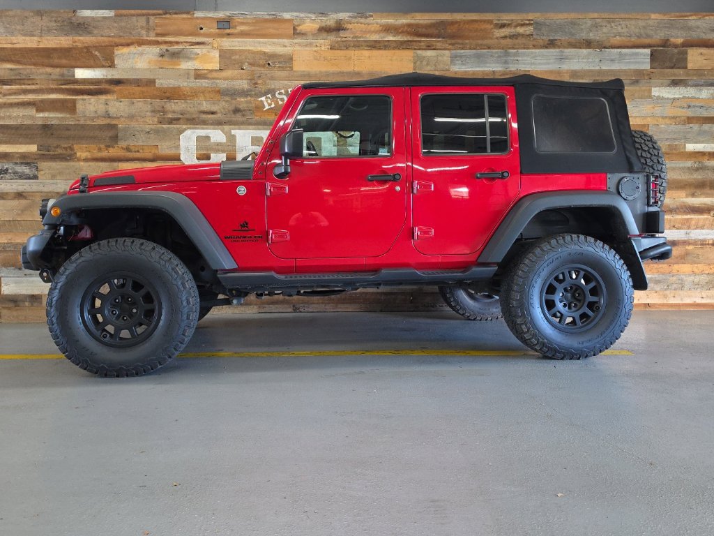 Used 2016 Jeep Wrangler Unlimited Rubicon w/ Dual Top Group AWD/4WD image 15