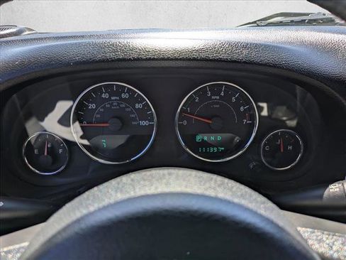 Used 2017 Jeep Wrangler Unlimited Sahara w/ Connectivity Group image 11