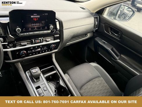 Used 2025 Nissan Pathfinder SV image 25