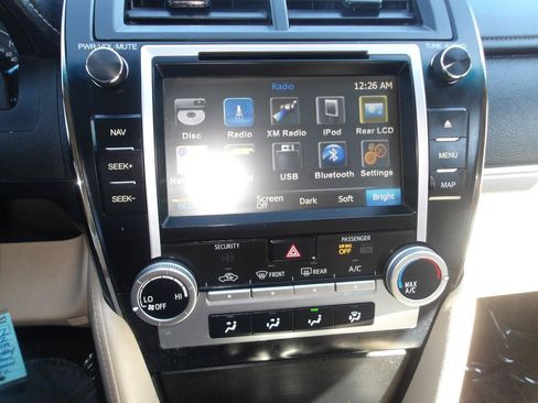 Used 2012 Toyota Camry LE FWD image 17