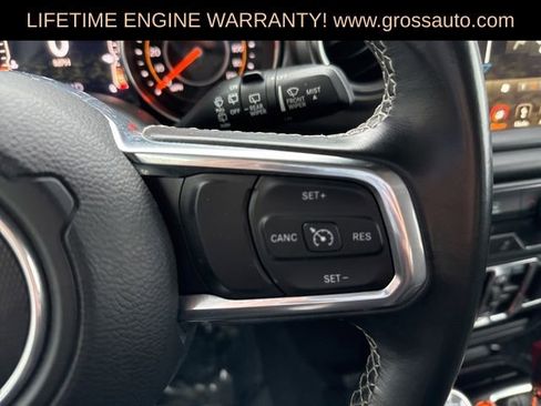 Used 2019 Jeep Wrangler Unlimited Sahara w/ Uconnect 4C Nav & Sound Group AWD/4WD image 17