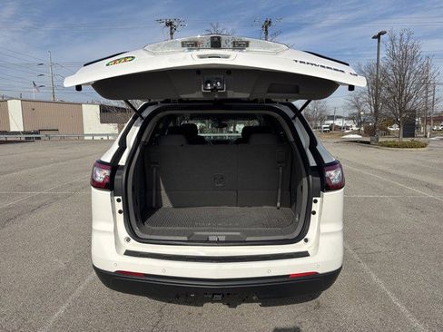 Used 2015 Chevrolet Traverse LT w/ Style and Technology Package image 7