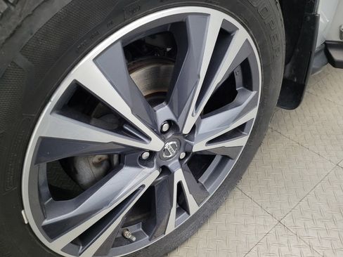 Used 2019 Nissan Pathfinder Platinum image 31