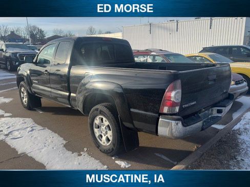 Used 2011 Toyota Tacoma PreRunner image 3