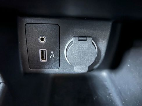 Used 2023 Nissan Kicks S image 19