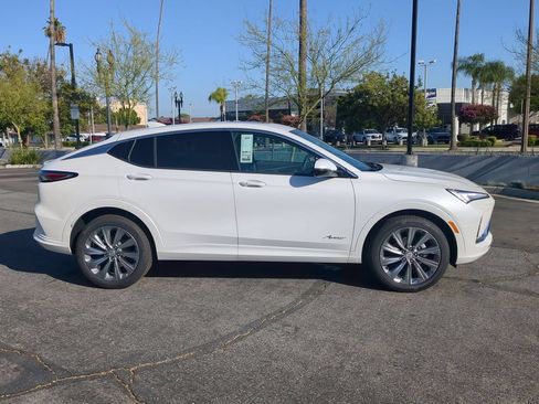 New 2026 Buick Envista Avenir FWD image 2