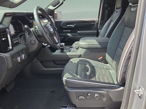 Used 2025 GMC Sierra 1500 AT4X AWD/4WD image 9