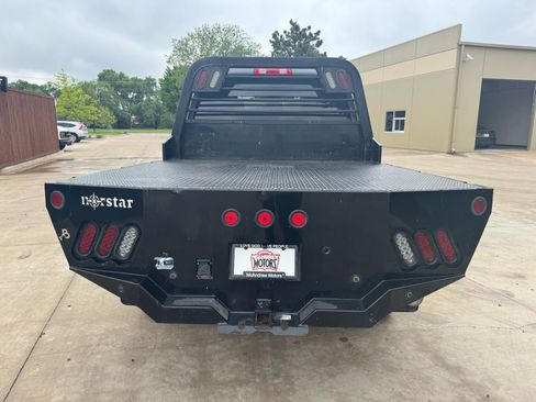 Used 2018 RAM 2500 Tradesman w/ Chrome Appearance Group AWD/4WD image 3