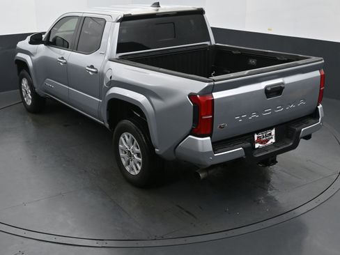 Used 2024 Toyota Tacoma SR5 w/ SR5 Upgrade Package image 29
