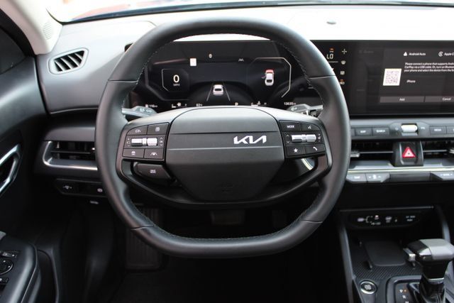 Used 2025 Kia K4 EX FWD image 15