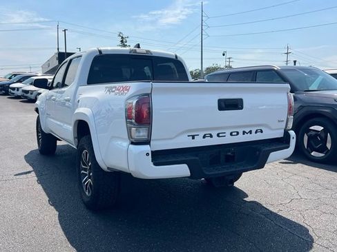 Used 2021 Toyota Tacoma TRD Sport w/ Technology Package AWD/4WD image 5