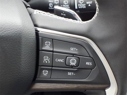 New 2026 Jeep Grand Cherokee Limited image 24