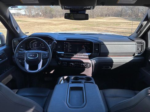 Used 2025 GMC Sierra 1500 SLT image 16