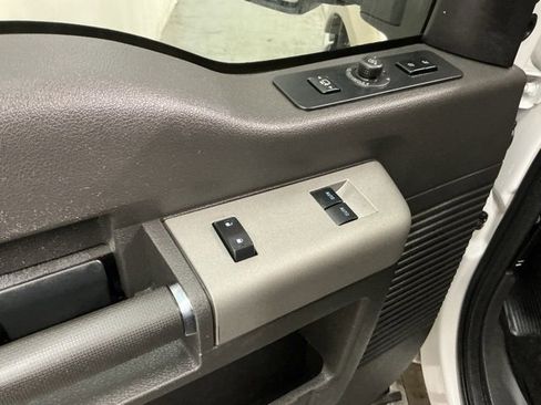 Used 2014 Ford F250 Lariat w/ Chrome Package image 17