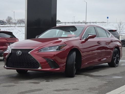 Certified 2025 Lexus ES 300h w/ Premium Package image 24