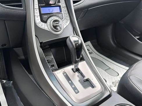 Used 2013 Hyundai Elantra Limited w/ Technology Pkg FWD image 21