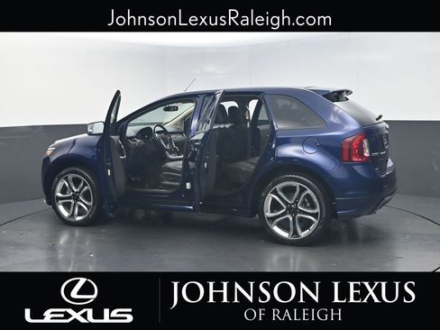 Used 2011 Ford Edge Sport w/ Driver Entry Pkg image 29