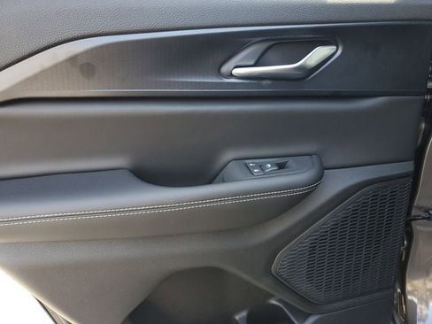 New 2026 Jeep Grand Cherokee Laredo image 15