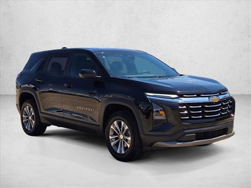 Used 2025 Chevrolet Equinox LT AWD/4WD image 3