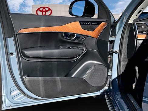 Used 2023 Volvo XC90 T8 Plus w/ Protection Package Premier image 22