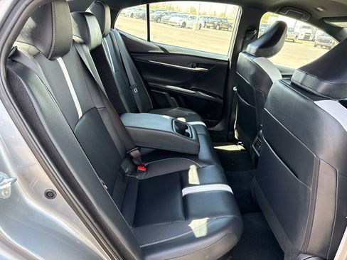 Used 2025 Toyota Camry SE w/ Multimedia Upgrade Package image 15