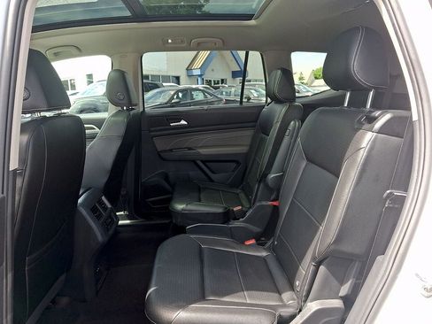 Certified 2022 Volkswagen Atlas SE w/ Panoramic Sunroof Package AWD/4WD image 10