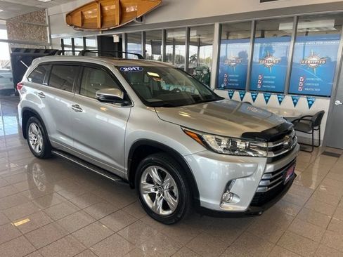 Used 2017 Toyota Highlander Limited AWD/4WD image 6