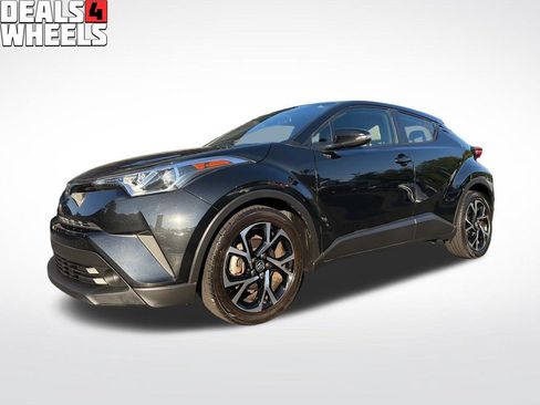 Used 2019 Toyota C-HR XLE FWD image 1