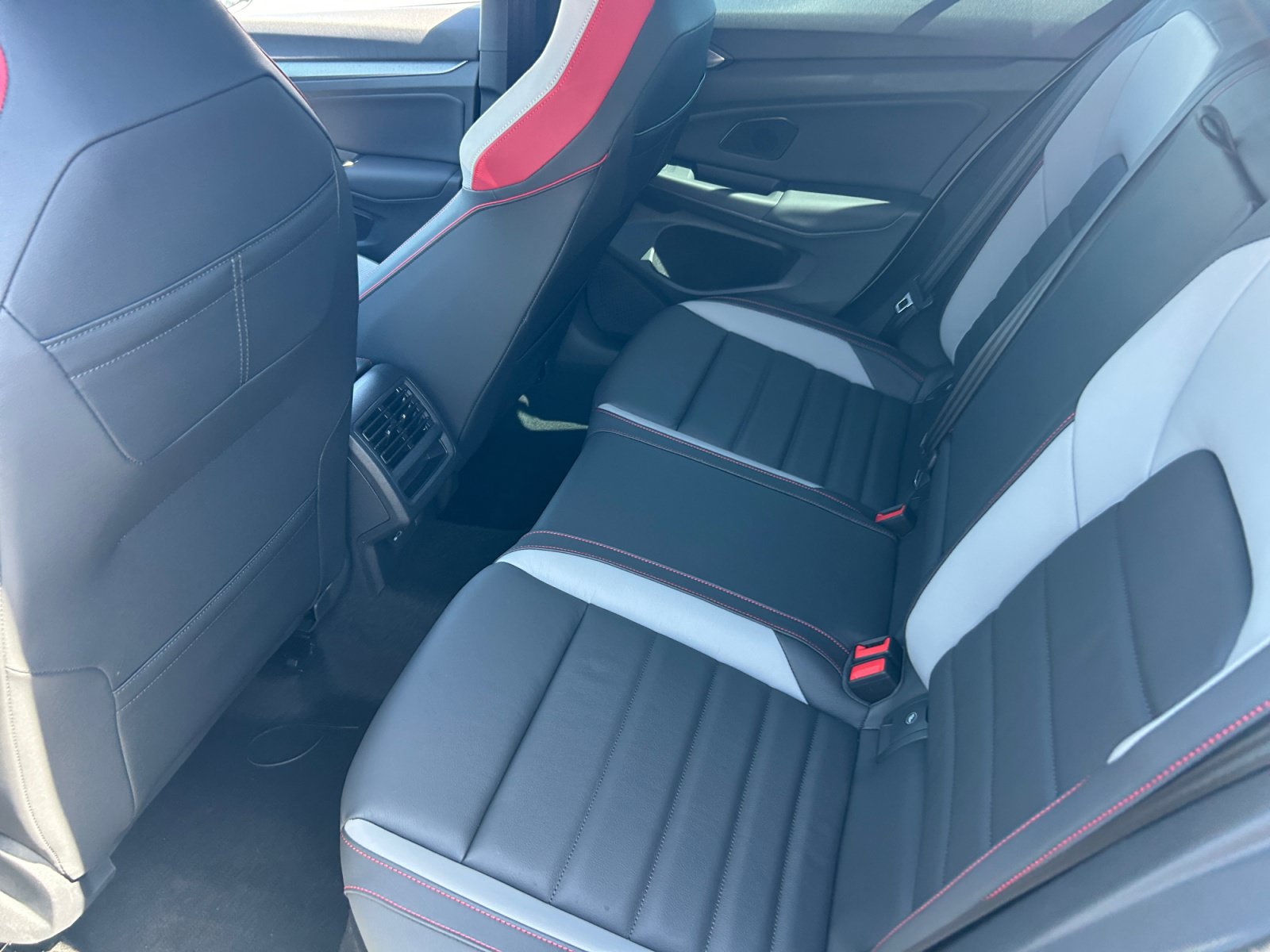 New 2026 Volkswagen GTI SE FWD image 17