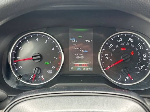 Used 2021 Toyota RAV4 XLE w/ Convenience Package FWD image 29