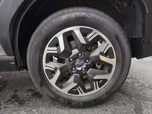 Certified 2025 Subaru Forester Premium AWD/4WD image 6