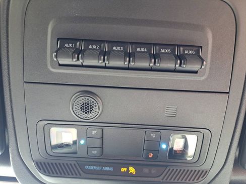 Used 2025 Ford Bronco Badlands AWD/4WD image 17