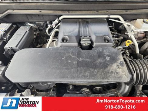 Used 2025 Chevrolet Colorado Trail Boss AWD/4WD image 31