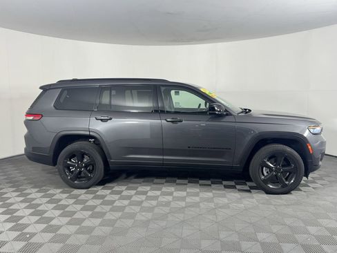 New 2024 Jeep Grand Cherokee L Altitude image 2