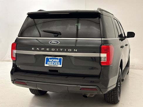 Used 2023 Ford Expedition XLT image 10