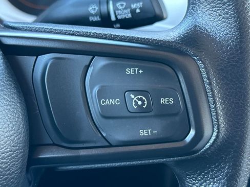 Used 2025 Jeep Gladiator Nighthawk image 20