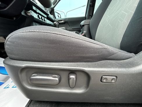 Used 2020 Toyota Tacoma TRD Sport RWD image 14
