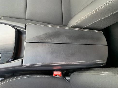 Used 2025 Nissan Rogue S FWD image 29