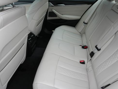 Certified 2023 BMW 540i w/ Dynamic Handling Package image 37