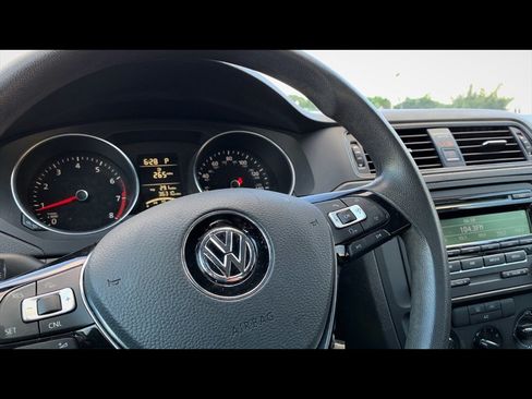 Used 2015 Volkswagen Jetta S w/ Welcome Package FWD image 9
