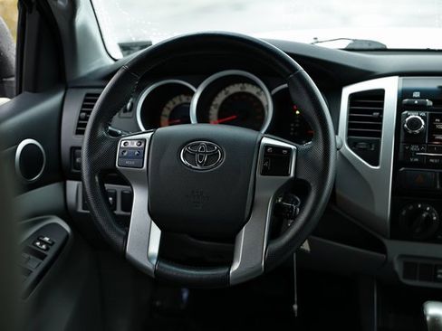 Used 2012 Toyota Tacoma PreRunner w/ SR5 Pkg image 28